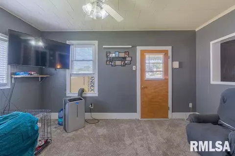 405 W Broad St, Roanoke, IL 61561 photo 4
