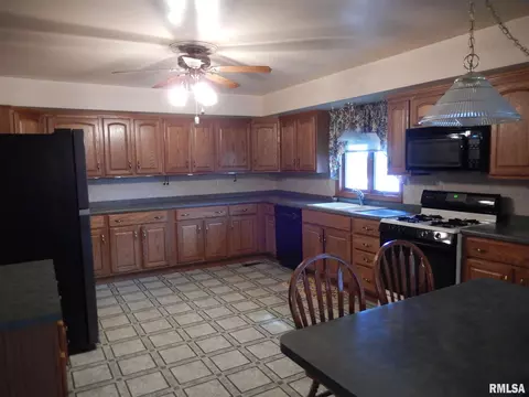 1501 S Candy Ln, Macomb, IL 61455 photo 10
