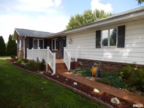 1501 S Candy Ln, Macomb, IL 61455 photo 2
