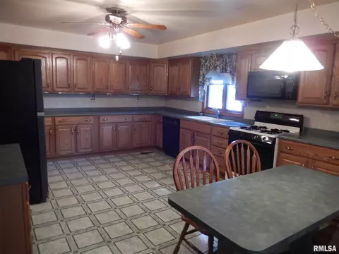1501 S Candy Ln, Macomb, IL 61455 photo 8