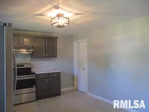 811 2nd St, Henry, IL 61537 photo 4