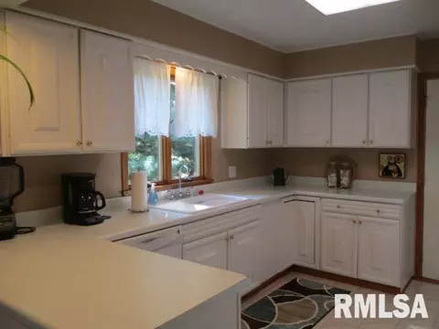 1106 Impala Dr, Henry, IL 61537 photo 3
