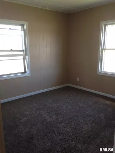 1345 E Carroll St, Macomb, IL 61455 photo 3