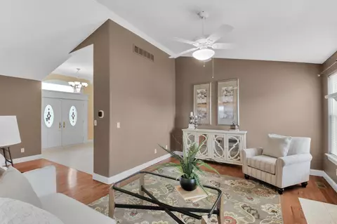 104 Windsor Dr, Germantown Hills, IL 61548 photo 12