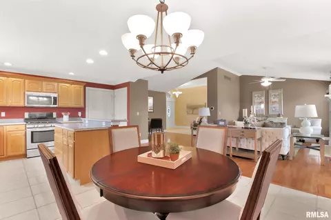 104 Windsor Dr, Germantown Hills, IL 61548 photo 15
