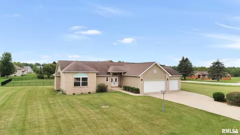 104 Windsor Dr, Germantown Hills, IL 61548 photo 3