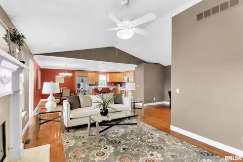 104 Windsor Dr, Germantown Hills, IL 61548 photo 11