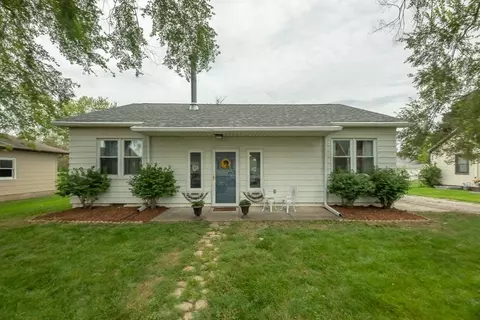 215 W Bertram St, Metamora, IL 61548 photo 1