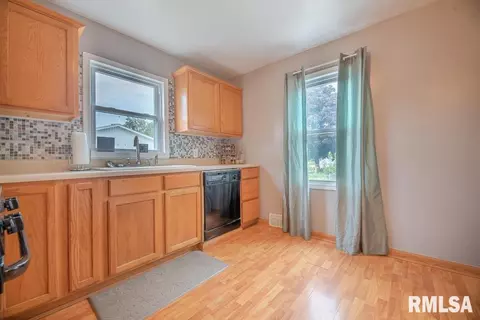 215 W Bertram St, Metamora, IL 61548 photo 18