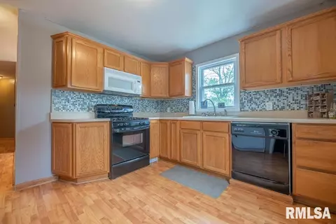 215 W Bertram St, Metamora, IL 61548 photo 16