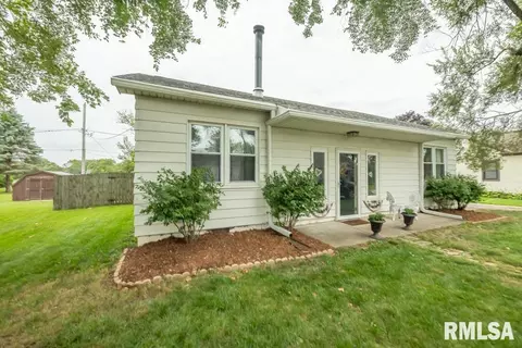 215 W Bertram St, Metamora, IL 61548 photo 3