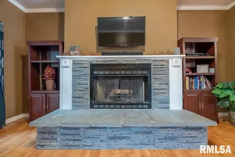 215 W Bertram St, Metamora, IL 61548 photo 13