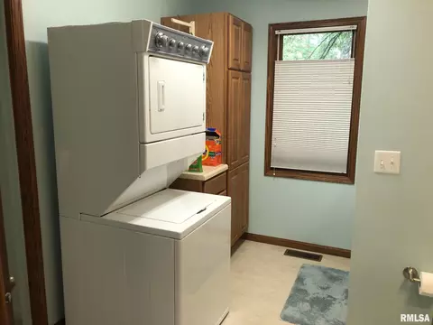 113 Doe Run, Macomb, IL 61455 photo 32