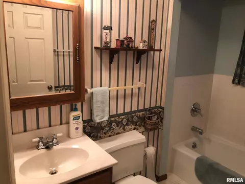 113 Doe Run, Macomb, IL 61455 photo 23