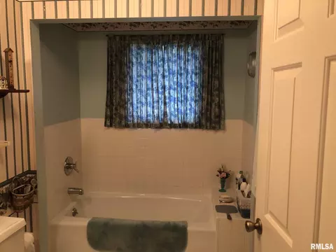 113 Doe Run, Macomb, IL 61455 photo 24