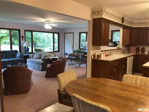 113 Doe Run, Macomb, IL 61455 photo 14