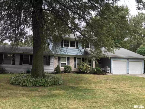 113 Doe Run, Macomb, IL 61455 photo 2