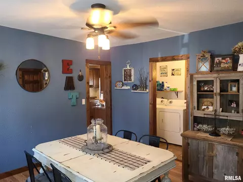 394 W Maple St, Canton, IL 61520 photo 17