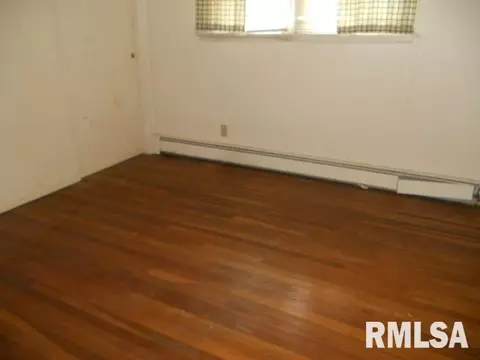 100 Circle Dr, Avon, IL 61415 photo 5