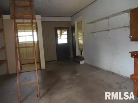100 Circle Dr, Avon, IL 61415 photo 8