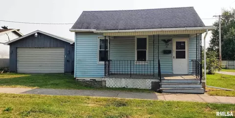 42 E Oak St, Canton, IL 61520 photo 1