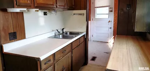 42 E Oak St, Canton, IL 61520 photo 26