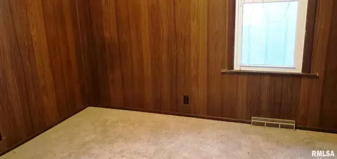 42 E Oak St, Canton, IL 61520 photo 18