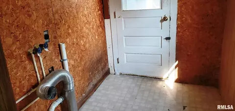 42 E Oak St, Canton, IL 61520 photo 29
