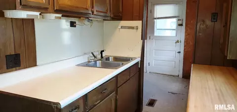 42 E Oak St, Canton, IL 61520 photo 25