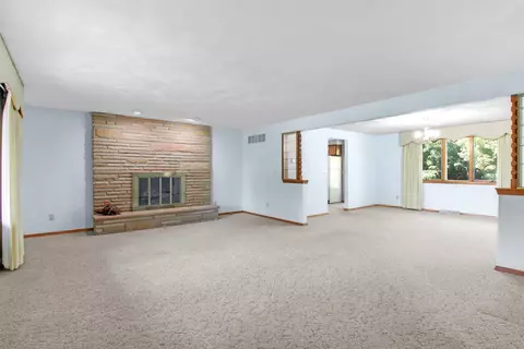 308 E 1st St, Delavan, IL 61734 photo 8