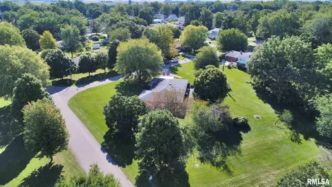 308 E 1st St, Delavan, IL 61734 photo 5