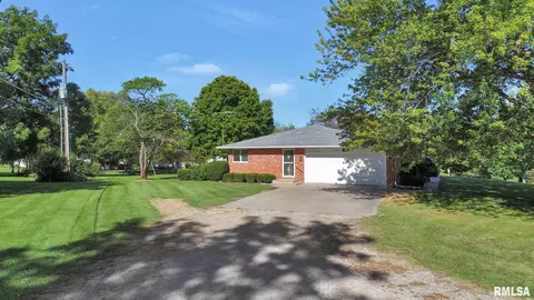 308 E 1st St, Delavan, IL 61734 photo 40