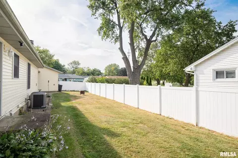 519 E Pine St, Metamora, IL 61548 photo 45