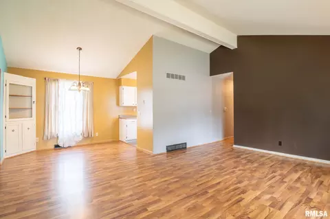 519 E Pine St, Metamora, IL 61548 photo 14