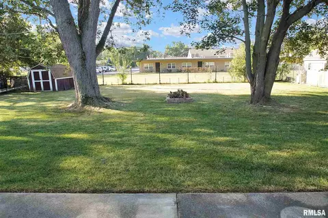 940 E Madison St, Morton, IL 61550 photo 5