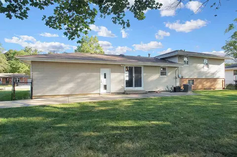 940 E Madison St, Morton, IL 61550 photo 4