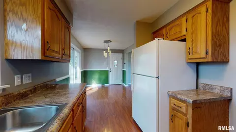 940 E Madison St, Morton, IL 61550 photo 15