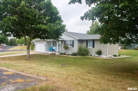 901 Oakwood Dr, Eureka, IL 61530 photo 32