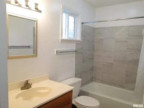 526 S Johnson St, Macomb, IL 61455 photo 13