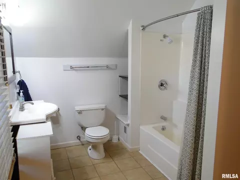 526 S Johnson St, Macomb, IL 61455 photo 16