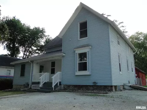 526 S Johnson St, Macomb, IL 61455 photo 1