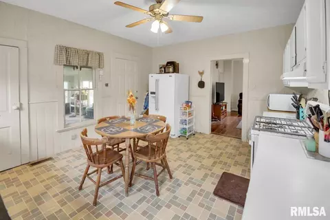 29335 E Big Barn Rd, Canton, IL 61520 photo 9