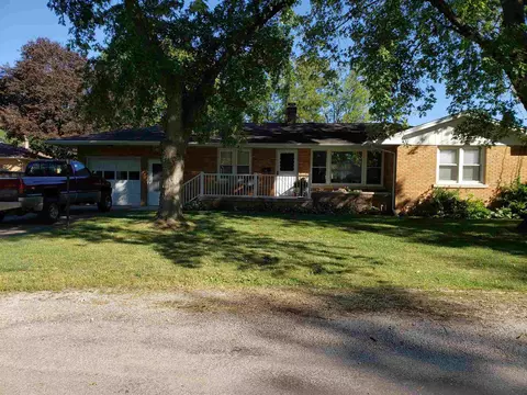 217 E Pine St, Metamora, IL 61548 photo 2