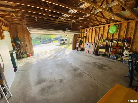 625 Meadow Dr, Macomb, IL 61455 photo 12