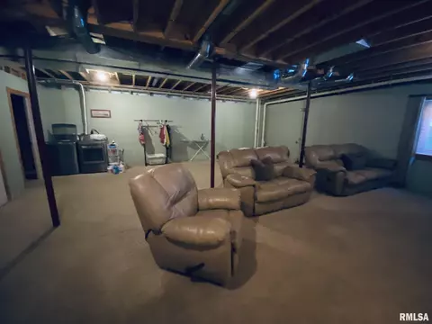 625 Meadow Dr, Macomb, IL 61455 photo 33