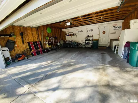 625 Meadow Dr, Macomb, IL 61455 photo 11