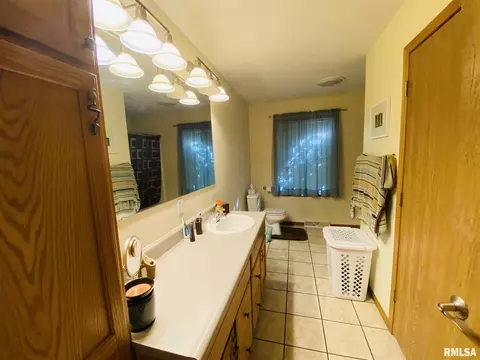 625 Meadow Dr, Macomb, IL 61455 photo 21