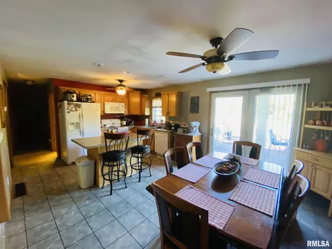 625 Meadow Dr, Macomb, IL 61455 photo 17