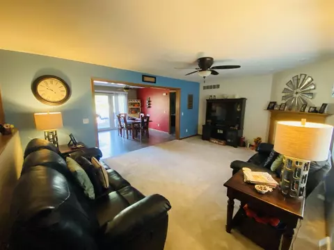 625 Meadow Dr, Macomb, IL 61455 photo 13