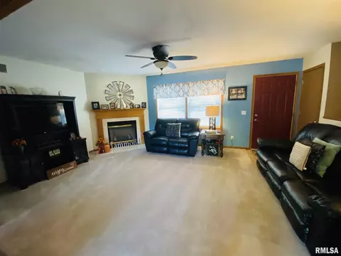 625 Meadow Dr, Macomb, IL 61455 photo 16
